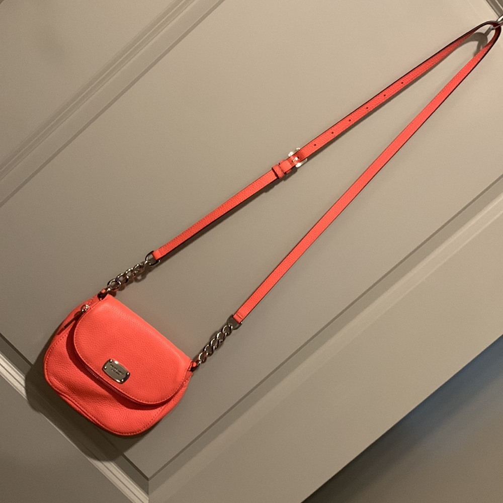 Michael Kors cross body *FREE SHIPPING! - Picture 2 of 7